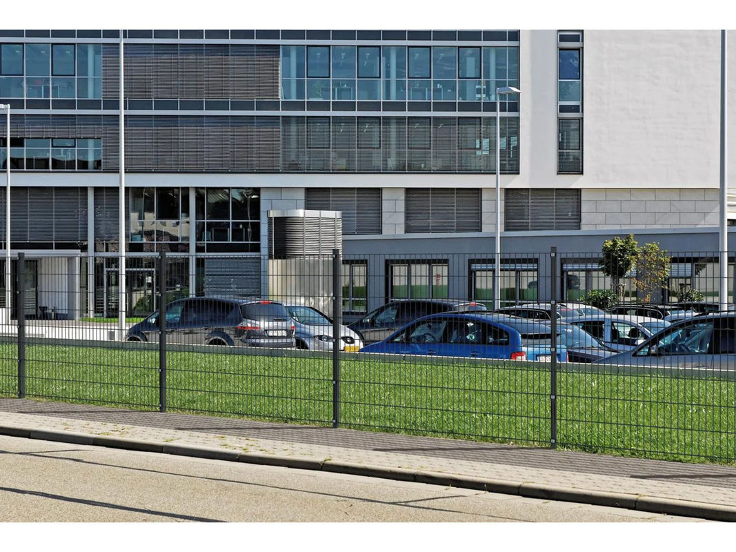 ALBERTS Doppelstabmattenzaun-Grundset in Anthrazit mit einer Länge von 10 m und einer Mattenhöhe von 120 cm - Bild 2