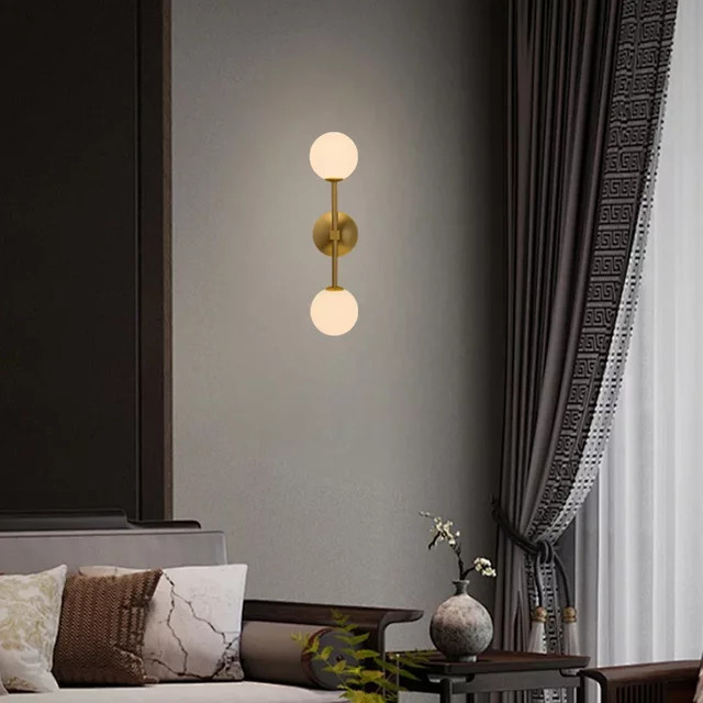 SUNMEIYI Moderne Doppelkopf Wandleuchte mit Acryl-Kugeln in Weiß und Gold, G9 Fassung für Schlafzimmer und Flur - Bild 1