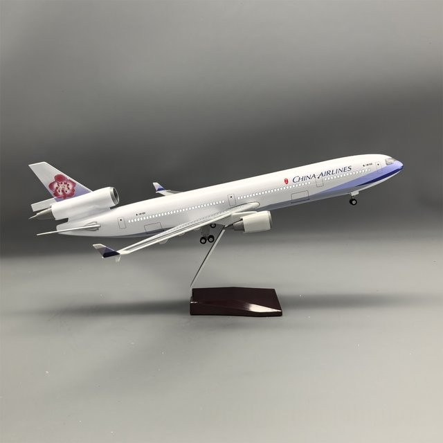 ZOCO China Airlines Md-11 Flugzeugmodell, mit LED-Licht und Ständer - Bild 1
