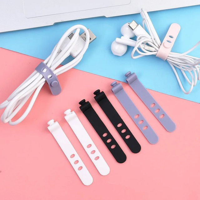 Wiederverwendbarer 3-Loch Kabel-Organizer für USB-C Kabel und Kopfhörer in Pink - Bild 1