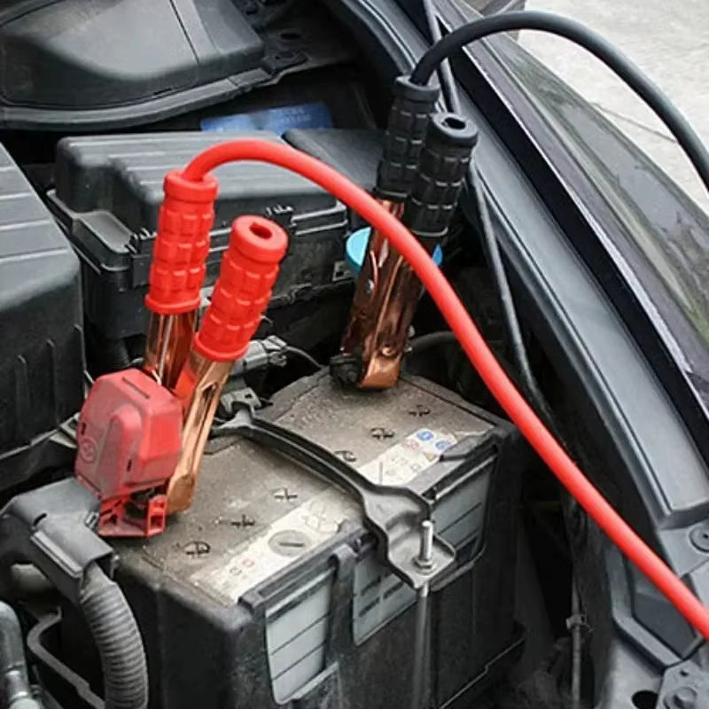 Doppelseitiges Starthilfekabel für Auto und SUV mit Klemmen und Clips, 2m Länge, 500A, Schwarz-Rot - Bild 6