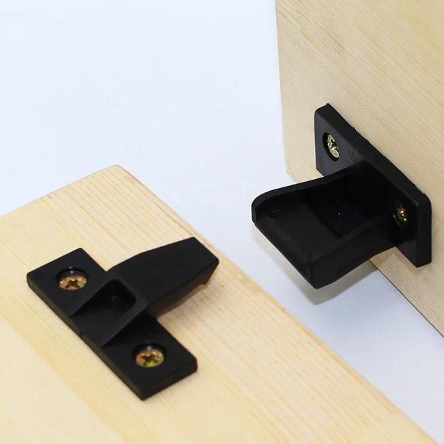 Yiran Furniture Eckwinkel aus Kunststoff in Schwarz, 4 Stück Möbel-Riegel und Scharnierschlösser zur Befestigung von Kleiderschränken - Bild 1