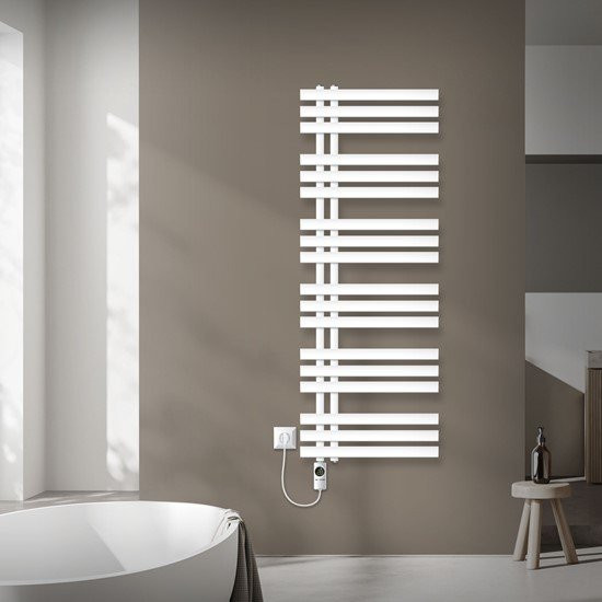 LuxeBath Badheizkörper mit Digitalanzeige und Heizstab 1200W in Weiß, B/H: 50 cm x 140 cm - Bild 1