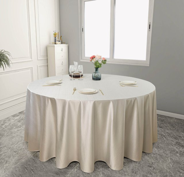 Moderne Satin-Tischdecke von Super Six in Weiß, wasserabweisend und verschleißfest, B/T: 120 x 120 cm - Bild 1