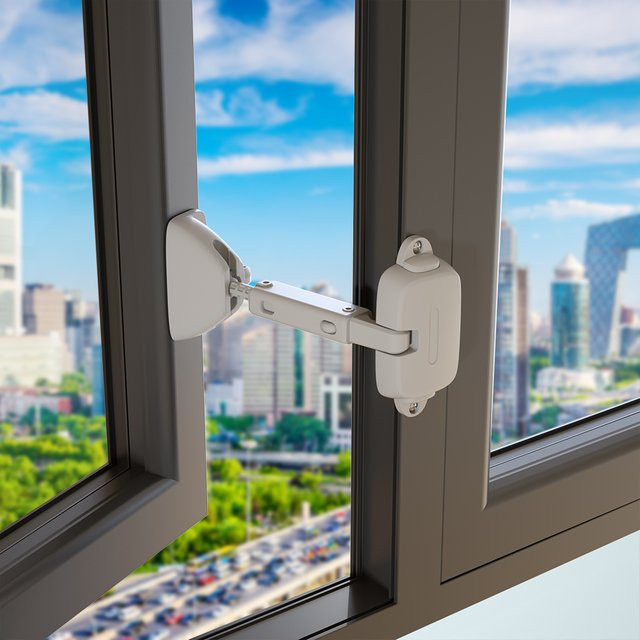 Fenstersicherung als Kinderschutz und Fensterbegrenzer in Weiß - Bild 1