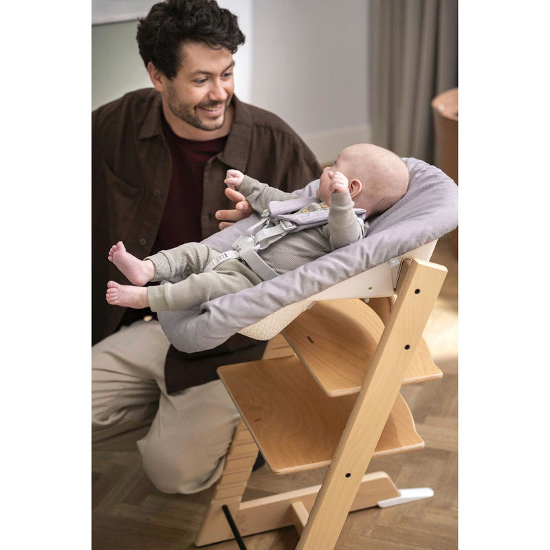 Stokke Tripp Trapp Treppenhochstuhl aus lackierter Buche in Braun mit Gravur - Bild 2