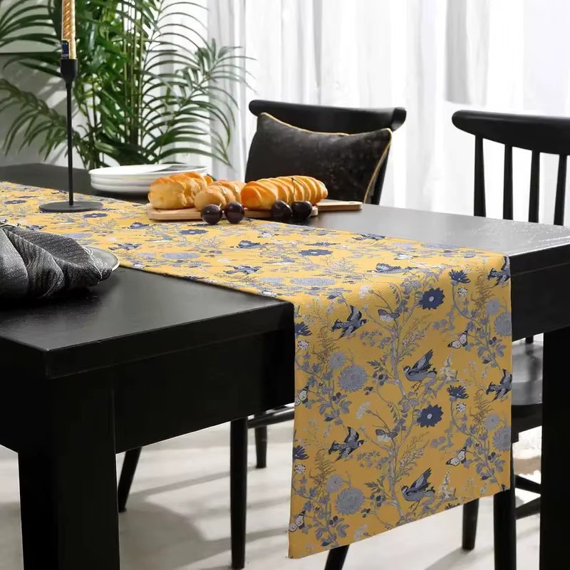 VIKAMA Tischläufer aus Leinen in Gelb mit Vintage-Vanille-Muster, Rustikaler Farmhaus-Stil für dein Zuhause, Länge: 150 cm - Bild 3
