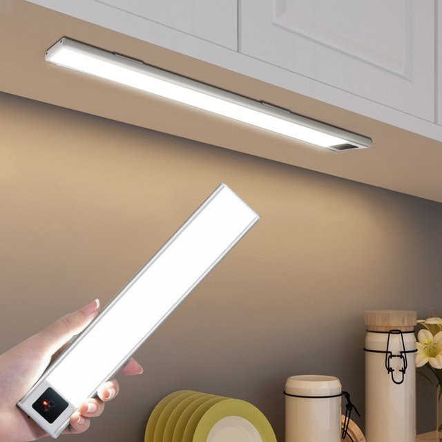 MALITAI LED Bar Lichtleiste mit Bewegungssensor, wiederaufladbare USB Nachtlampe aus Aluminium in Weiß und Silber für Schrank, Treppe und Schlafzimmer - Bild 1