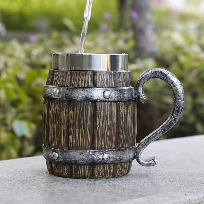CHANSUNRUN Doppelwandiger Bierbecher im Wikinger Stil aus Edelstahl und Holzoptik, Braun - Bild 3