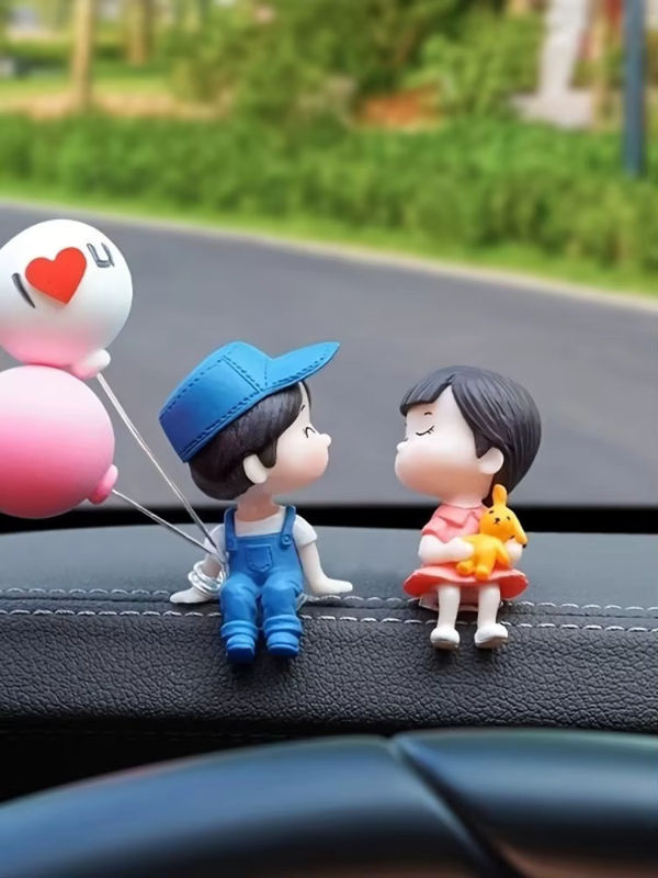 Niedliche Cartoon Paar Action Figuren als Autodekoration aus Kunststoff, mehrfarbig - Bild 6