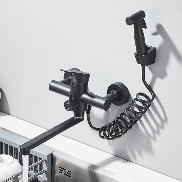 Quyanre Küchenarmatur Wandmontiert mit Einhandmischer, Drehbarer Spültischhahn mit Sprühfunktion, Farbe: Brushed Nickel/Silber - Bild 1