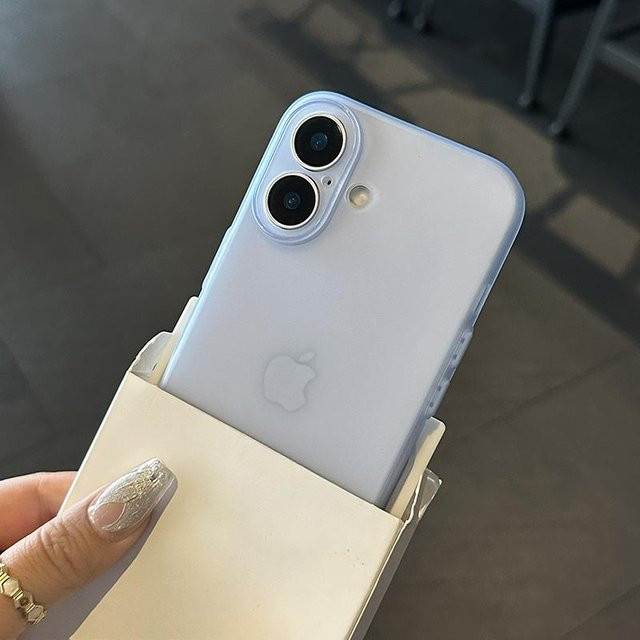 Ultra-dünne matte Silikon-Handyhülle für Apple iPhone 17 16 15 14 13 Pro Max Plus in Transparent und Weiß, 0,3 mm weiche Rückabdeckung - Bild 1