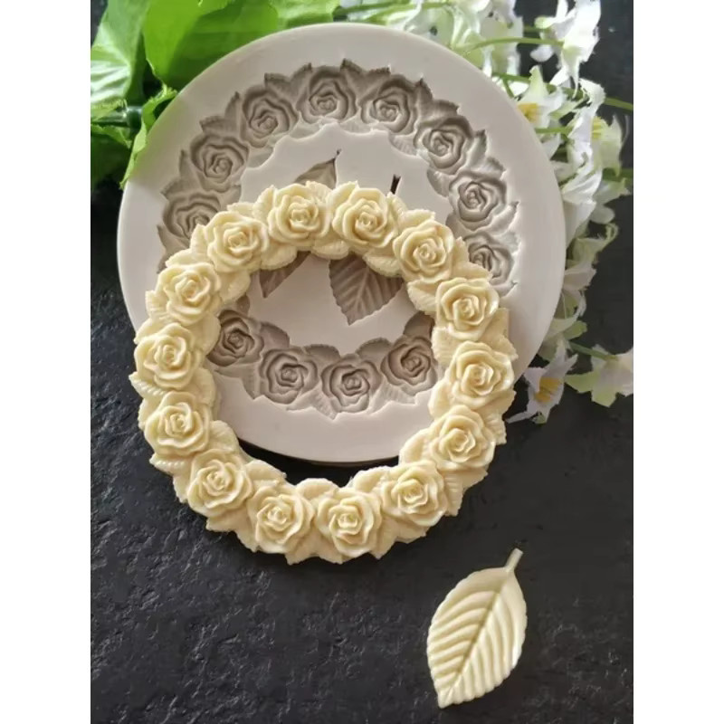 Silikon Backform Rosette Blätter für Kuchen, Schokolade und Zuckerdekor in Beige - Bild 2