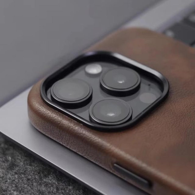 Tuiying002 Retro Crazy Horse Leder MagSafe Handyhülle für iPhone 16 Pro, 15, 14, 17 Pro Max und 14 Pro in Braun - Bild 1