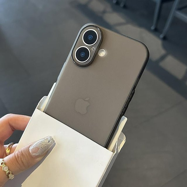 Ultra-dünne matte Silikon-Schutzhülle für Apple iPhone 17 16 15 14 13 Pro Max und Plus in Transparent und Grau - Bild 1