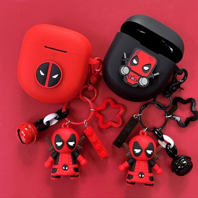 Deadpool Silikon-Schutzhülle für Bose QuietComfort Ultra und Earbuds II in Rot mit Schlüsselanhänger - Bild 1