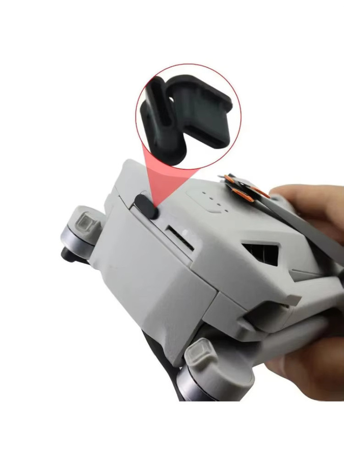 DJI Silikon-Staubsteckerabdeckung für Mini 3 Pro und Mini 4 Pro RC-Controller in Schwarz mit USB-C-Ladeanschlussschutz - Bild 5