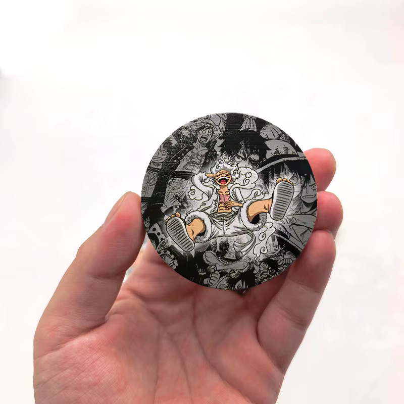 Bandai One Piece Anime Gear 5 Luffy Holz-Kühlschrankmagnet Flaschenöffner, rund, multicolour - Bild 4