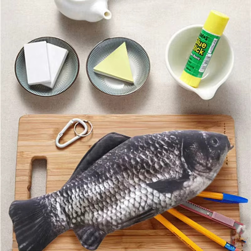 Fischförmiges Federmäppchen in Rot als lustiges Stifteetui und Münzbörse aus Textil - Bild 3