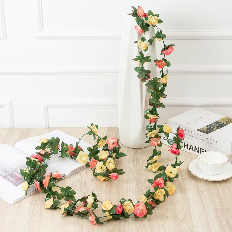 Uflower Künstliche Blumengirlande mit Rosen in Rose Red, 250 cm hängende Rosenranke für Hochzeitsbogen und Wanddekoration - Bild 2