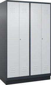 C+P Spind Classic PLUS mit 4 Abteilen und Sockel, Lichtgrau RAL 7035, mit Zylinderschloss, H: 195 cm, B: 120 cm, T: 50 cm - Bild 1