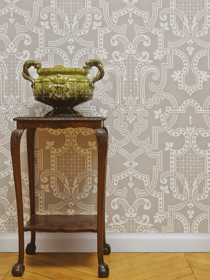 Isidore Leroy Tapete Theodore in Grau und Beige mit geometrischem Muster aus Vlies - Bild 1