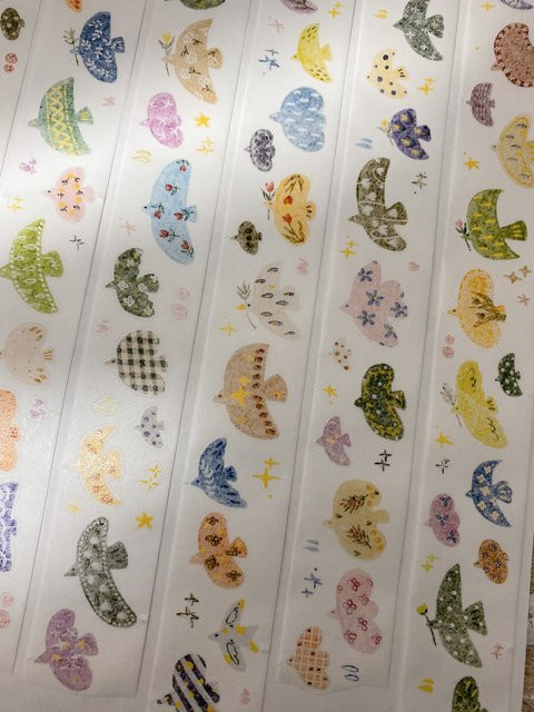 Gestanztes Washi-PET-Klebeband mit Motiven von kleinen Vögeln, Schmetterlingen und Blumen in Multicolour für Scrapbooking und Journaling - Bild 1
