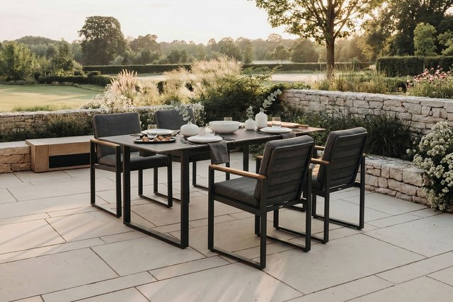 OUTFLEXX Bocas Garten-Essgruppe aus Aluminium und Teakholz in Mattgrau mit Ausziehtisch und 4 Sesseln - Bild 1