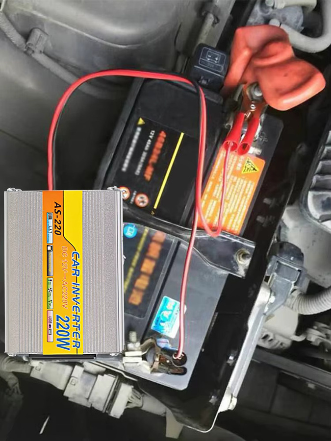Tragbarer USB-Wechselrichter 220W mit USB-C Anschluss, DC 12V zu AC 220V Spannungstransformator in Silber - Bild 3