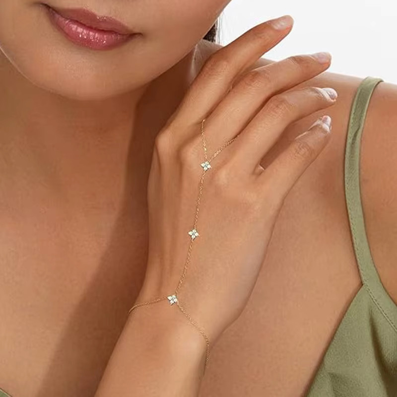 Lucky Leaf Fingerring-Armband, 14 Karat vergoldet, Zirkonia, Damen - Bild 4