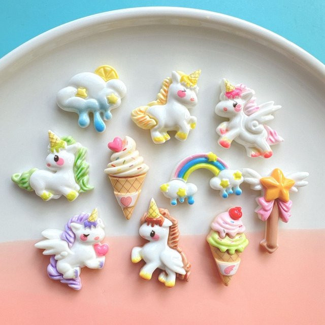 10 Stück TSXJY Harz-Cabochons mit Cartoon-Einhorn, Regenbogen und Eiscreme Motiv in Multicolour für DIY-Schmuck und Scrapbooking - Bild 1