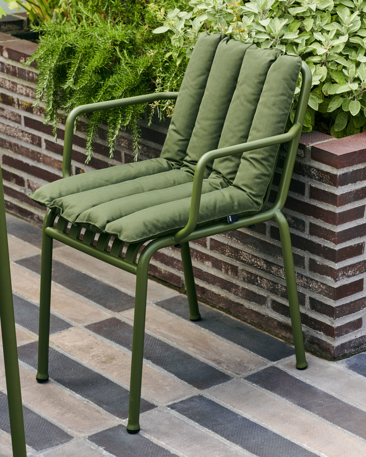 HAY Palissade Soft Quilted Kissen für Chair und Arm Chair in Grün, rechteckig - Bild 2