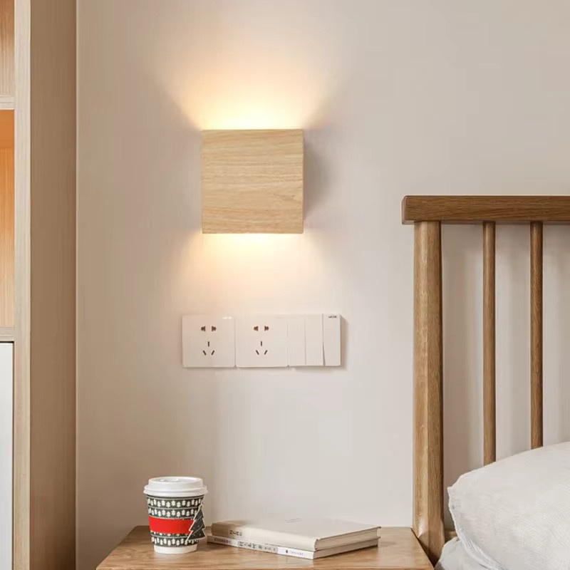 PHYVAL Nordic LED Wandlampe im minimalistischen Design mit Holzmaserung und warmweißem Licht für Schlafzimmer und Flur - Bild 2