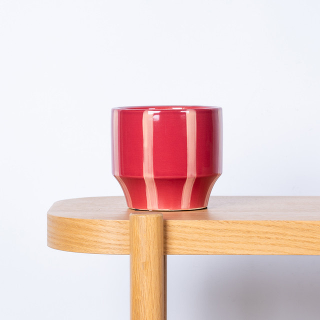 Keramik Übertopf BLUME2000 in Rosa Rot mit modernem Design und vertikalen Linien, Höhe: 12,5 cm, Durchmesser: 11,5 cm - Bild 1