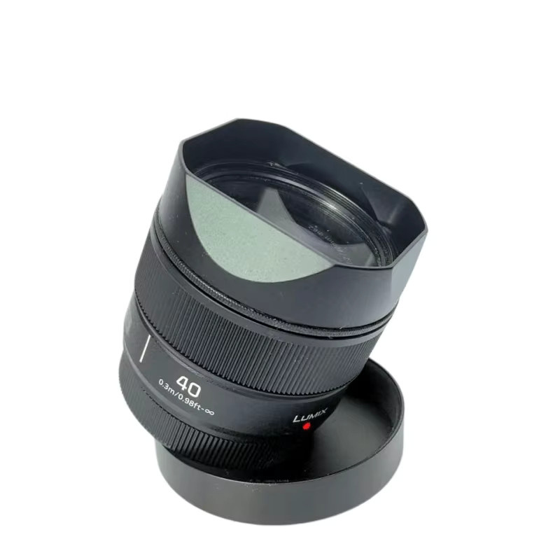 Panasonic LUMIX S 40mm F2 L Mount Quadratische Metall-Gegenlichtblende mit Blendenkappe in Schwarz - Bild 2