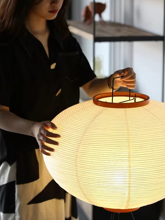 Noguchi Akari Stehleuchte aus Reispapier in Weiß, Japanisches Wabi Sabi Design für Wohnzimmer und Schlafzimmer - Bild 4