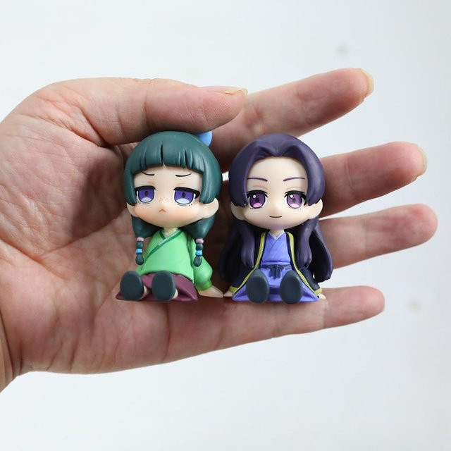 2er-Set Maomao Jinshi Mini-Figuren Discover Intime Anime Q-Version Sitzende Figuren aus PVC in Multicolor für Schreibtisch und Auto - Bild 1
