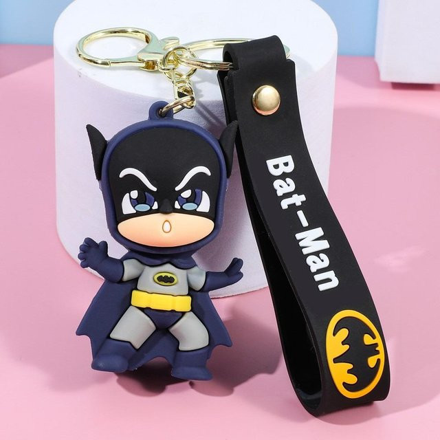 Discover Intime Schlüsselanhänger Anime Cartoon Marvel Batman Catwoman Joker, Unisex - Bild 1