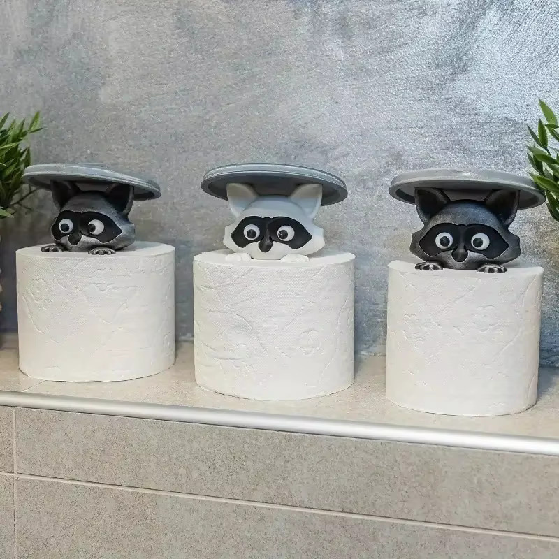 Waschbär Toilettenpapierhalter mit Mülleimer-Deckel in Grau aus Kunststoff - Bild 1