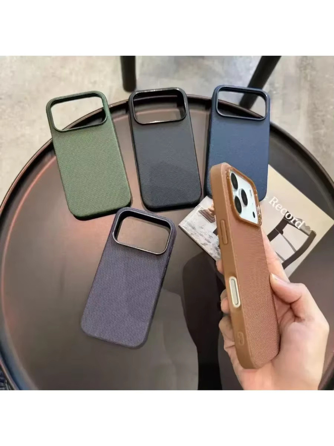 Apple Original FineWoven Schutzhülle mit MagSafe für iPhone in Grün - Bild 2