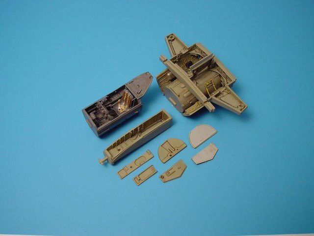 Aires Messerschmitt Me 262 A Schwalbe - Wheel bay & Cockpit - Bild 1