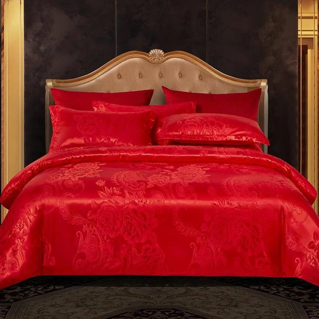 3-teiliges Bettwäsche-Set von Bin Chi Textiles mit Jacquard-Webung und floralem Design in Rot, bestehend aus einem Bettbezug und zwei Kissenbezügen, B/H: 150 x 200 cm - Bild 1