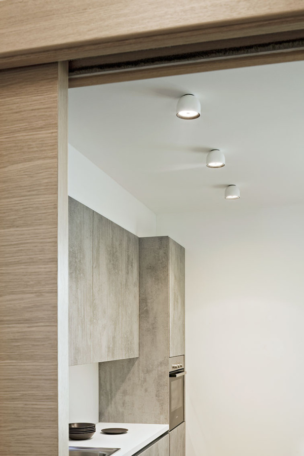 Flos Wan C W Wandleuchte aus Aluminium und Sicherheitsglas in Weiß - Bild 3
