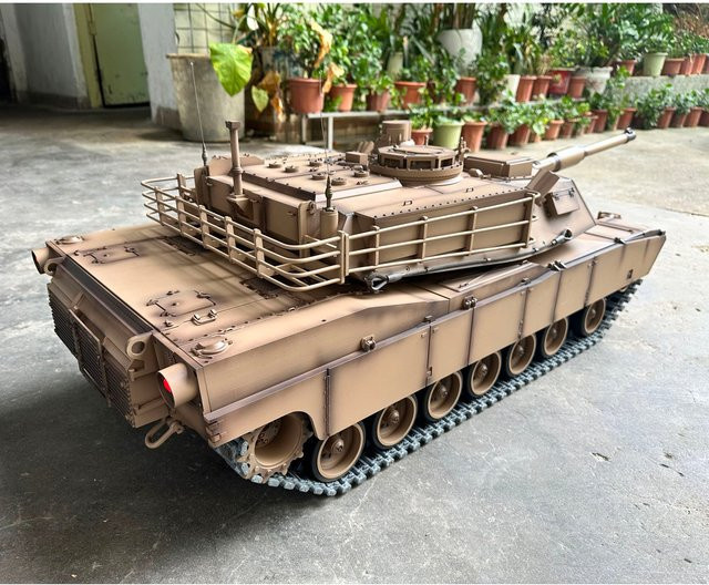 Henglong M1A2 Abrams Panzer, 1:8 Maßstab, Vollmetall, ferngesteuert - Bild 1