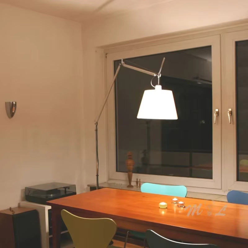 Moderne Designer Stehlampe Lava Ball aus Metall in Silber mit verstellbarem Arm und weißem Stoffschirm für Wohnzimmer und Home Office, E27 - Bild 4