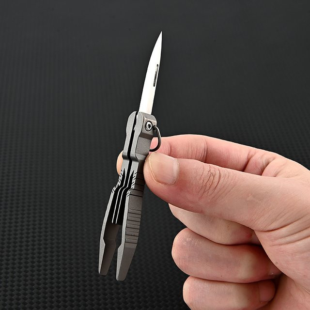 Multifunktionsmesser aus Titanlegierung mit D2-Klinge und integrierter Pinzette von YESISOK für Outdoor und EDC - Bild 1