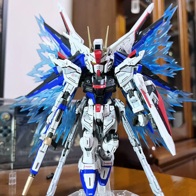 TAKARA TOMY MGSD ZGMF-X10A Freedom Modellbausatz Actionfiguren, mit Halterung und Aufkleber - Bild 1
