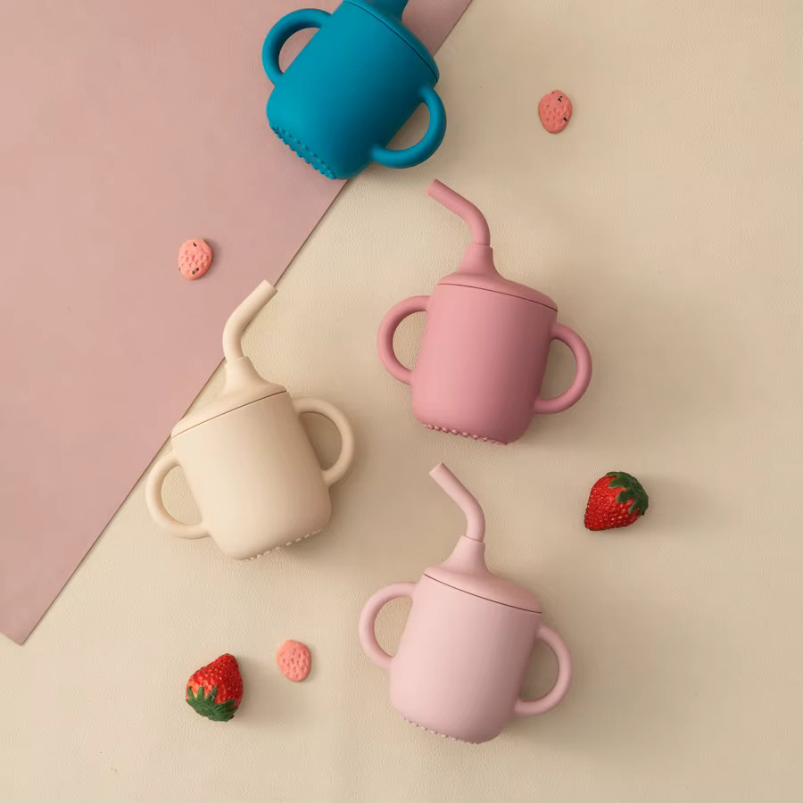 Mamaplan Silikon-Babybecher mit Soft-Spout, BPA-frei und auslaufsicher - Bild 2