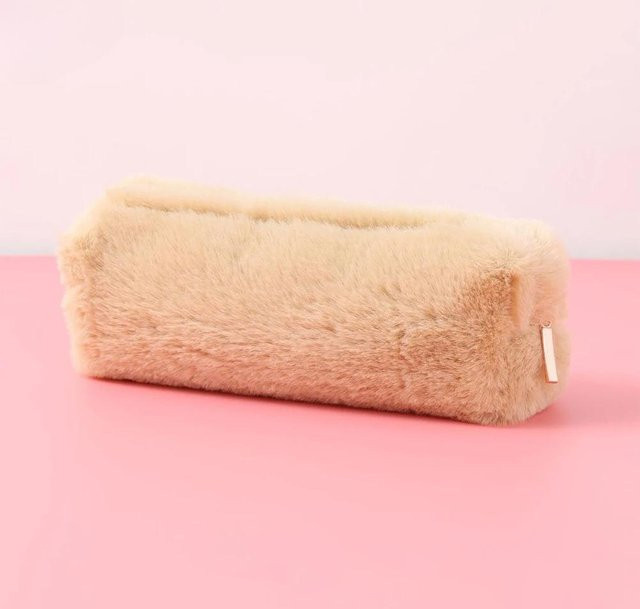XYNN Kawaii Plüsch Federmäppchen in Khaki mit großer Kapazität als Stiftbox und Kosmetiktasche - Bild 1