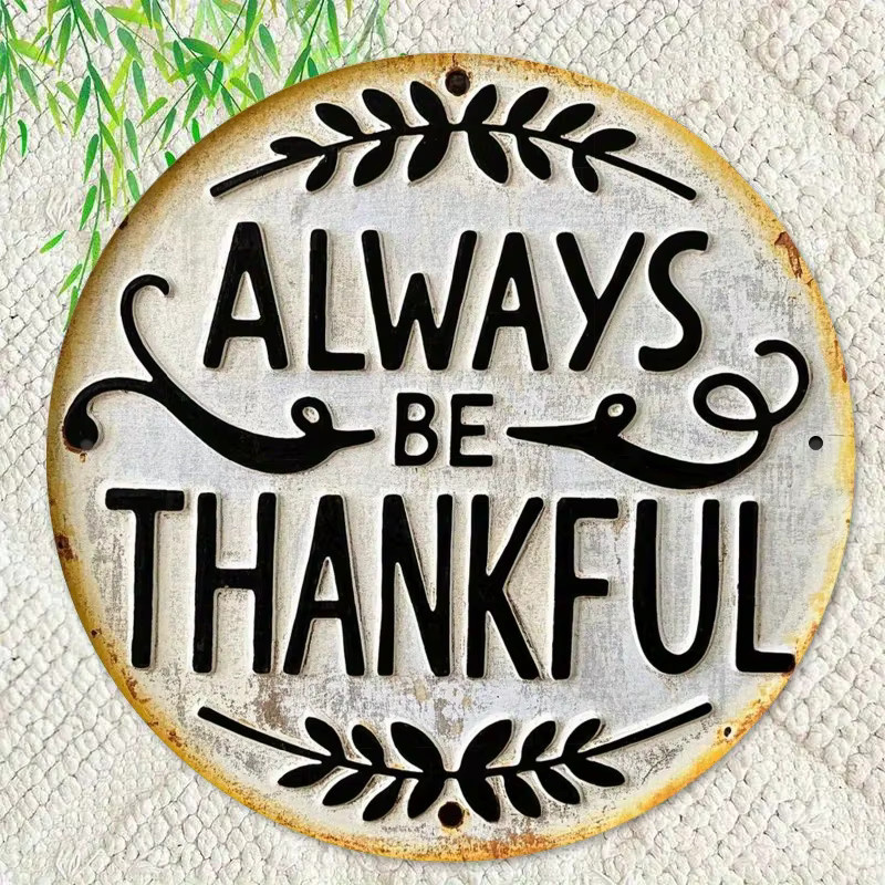 Potdemiel Metallwandschild Always Be Thankful in Weiß mit rustikalem Weihnachtskranz-Design, Durchmesser: 20,32 cm - Bild 5